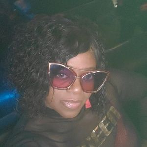 Meet your Posher, Shelia